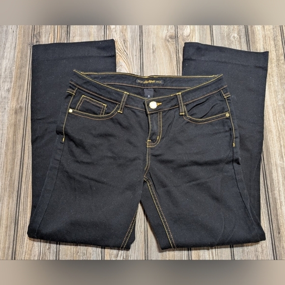 South Pole size 9 black denim with gold stitching in excellent condition, hemmed - Picture 10 of 13